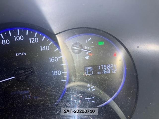 Nissan ELGRAND 2011-09 8741928-12