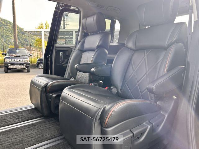 Nissan ELGRAND 2019-01 8741916-17