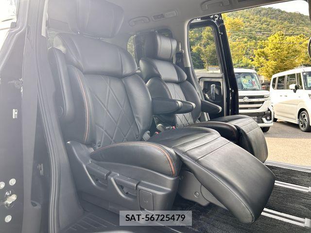 Nissan ELGRAND 2019-01 8741916-18