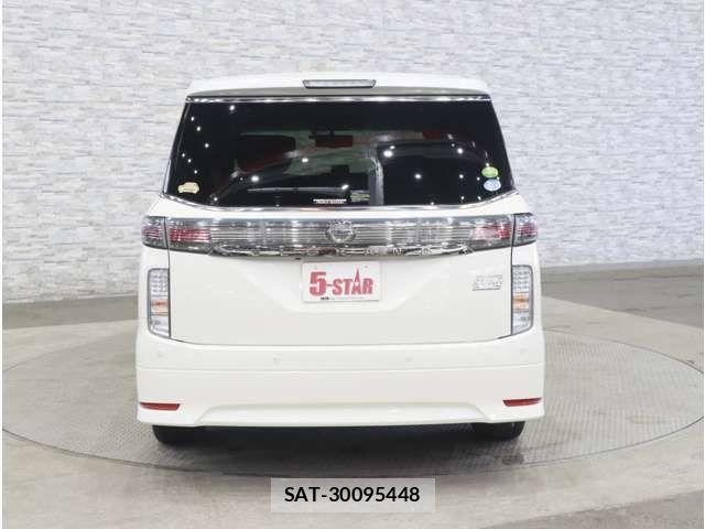 Nissan ELGRAND 2017-07 8780099-14