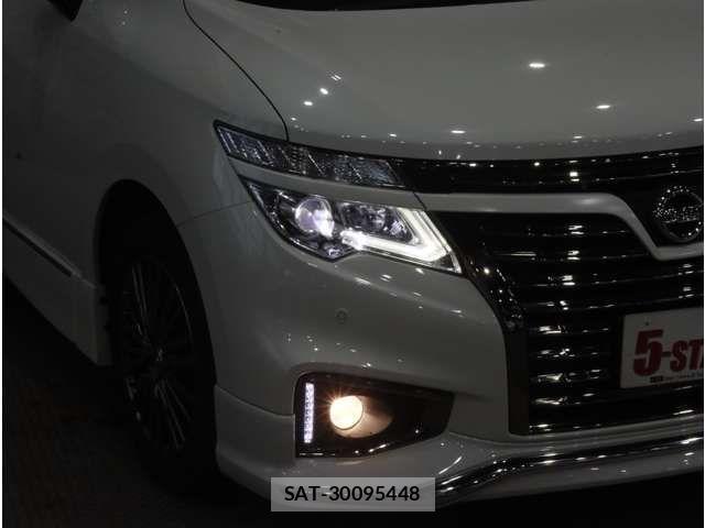 Nissan ELGRAND 2017-07 8780099-15
