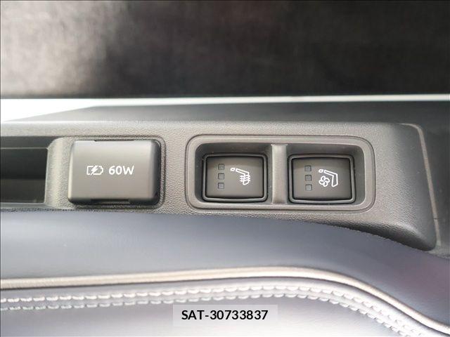 Nissan ELGRAND 2026-08 8780096-14