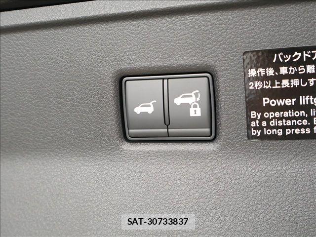 Nissan ELGRAND 2026-08 8780096-19