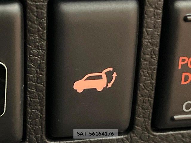 Nissan ELGRAND 2025-08 8795870-6