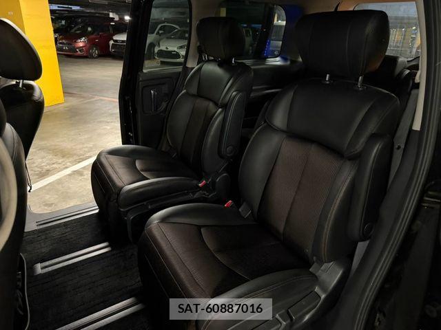 Nissan ELGRAND 2017-08 8795872-12