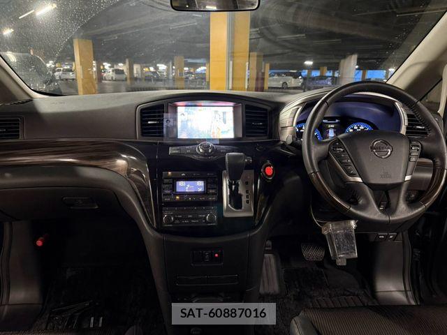 Nissan ELGRAND 2017-08 8795872-14