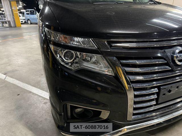 Nissan ELGRAND 2017-08 8795872-22