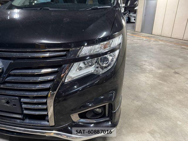 Nissan ELGRAND 2017-08 8795872-23