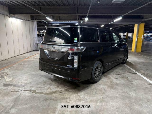 Nissan ELGRAND 2017-08 8795872-4