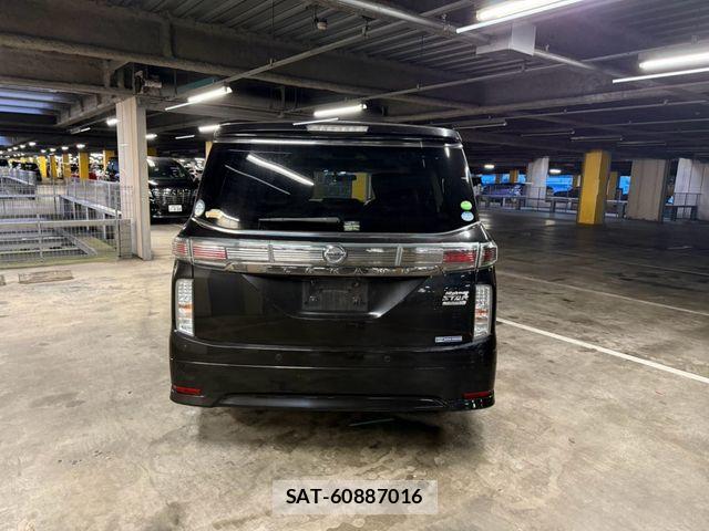 Nissan ELGRAND 2017-08 8795872-6