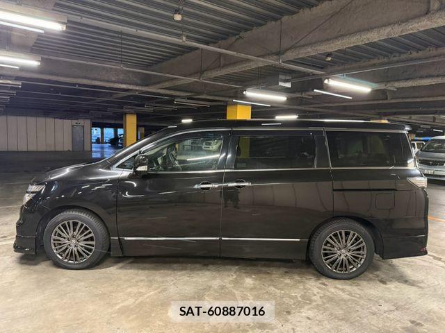 Nissan ELGRAND 2017-08 8795872-7