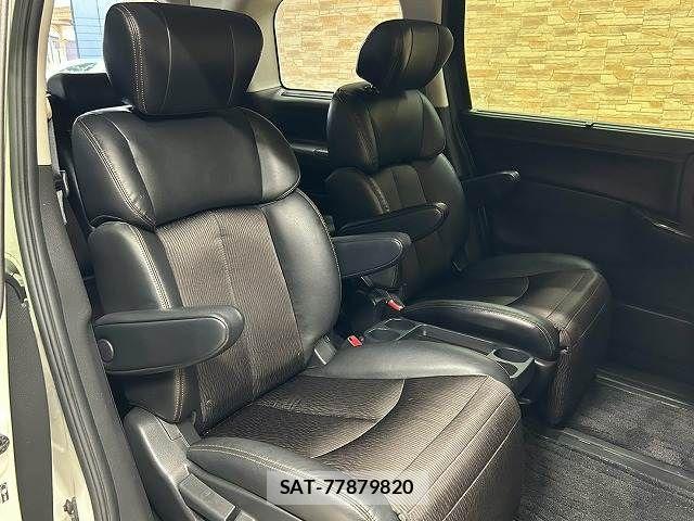 Nissan ELGRAND 2015-12 8795871-10