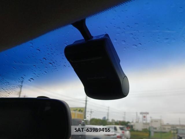 Nissan ELGRAND 2016-07 8828891-15