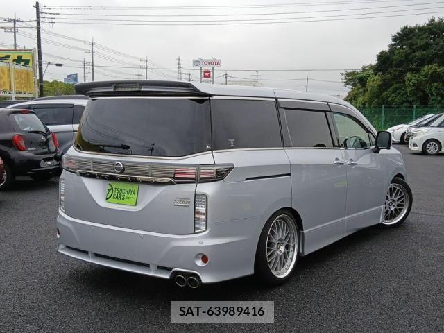Nissan ELGRAND 2016-07 8828891-1
