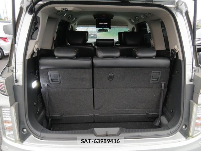 Nissan ELGRAND 2016-07 8828891-25