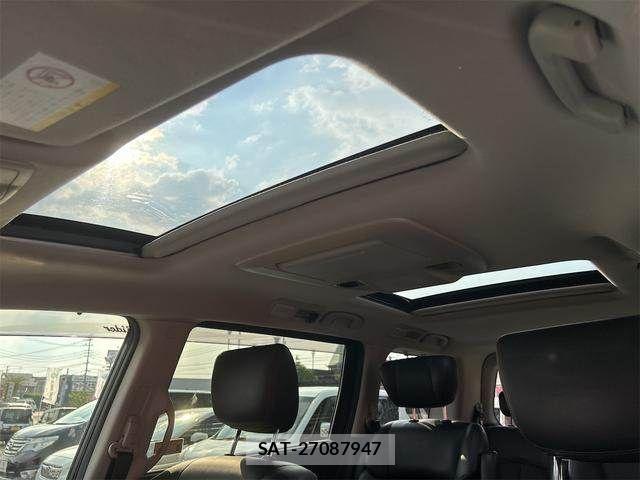 Nissan ELGRAND 2012-03 8828904-11