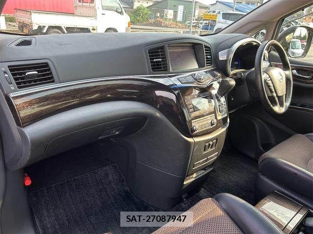 Nissan ELGRAND 2012-03 8828904-21