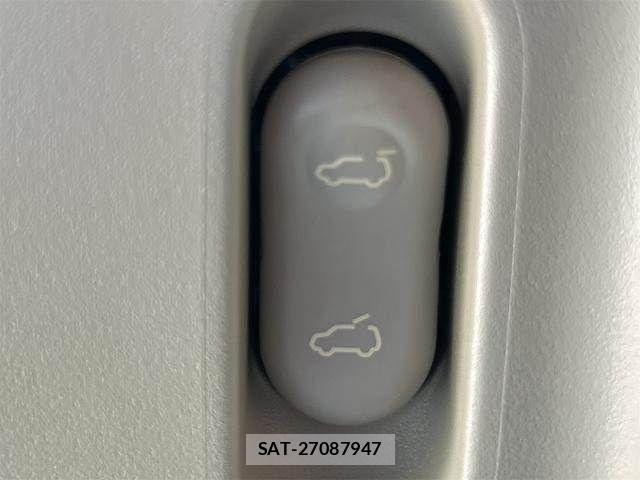 Nissan ELGRAND 2012-03 8828904-23