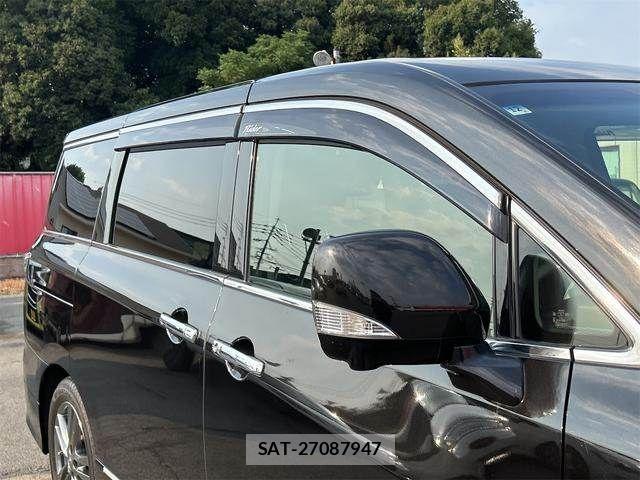 Nissan ELGRAND 2012-03 8828904-3