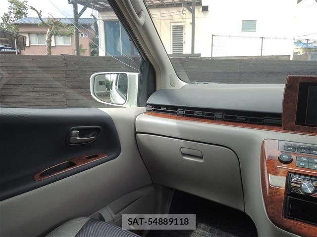 Nissan ELGRAND 2004-03 8828908-23