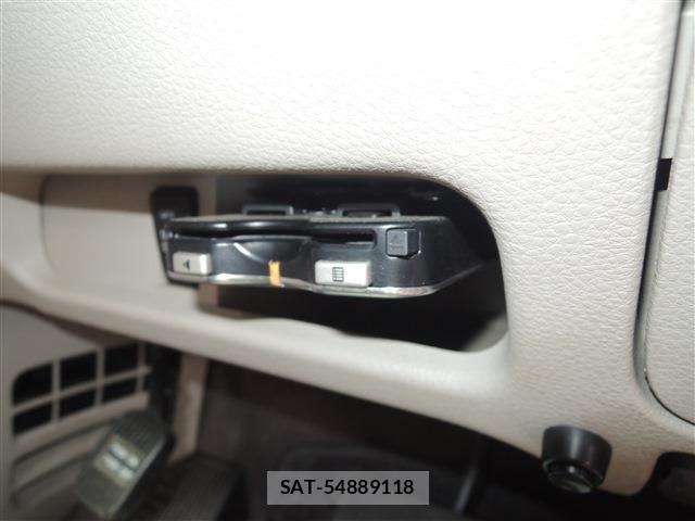 Nissan ELGRAND 2004-03 8828908-25