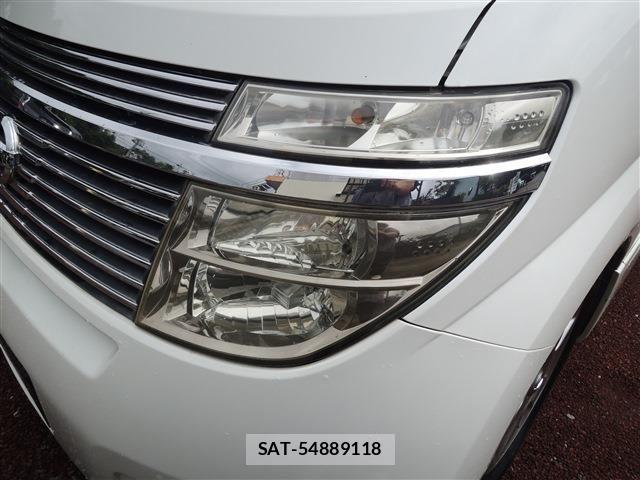 Nissan ELGRAND 2004-03 8828908-5