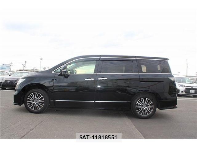 Nissan ELGRAND 2023-01 8828892-10