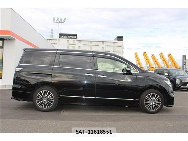 Nissan ELGRAND 2023-01 8828892-14