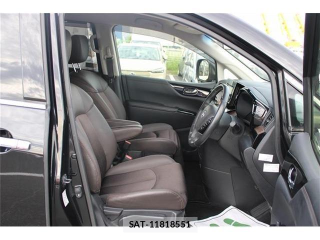 Nissan ELGRAND 2023-01 8828892-17