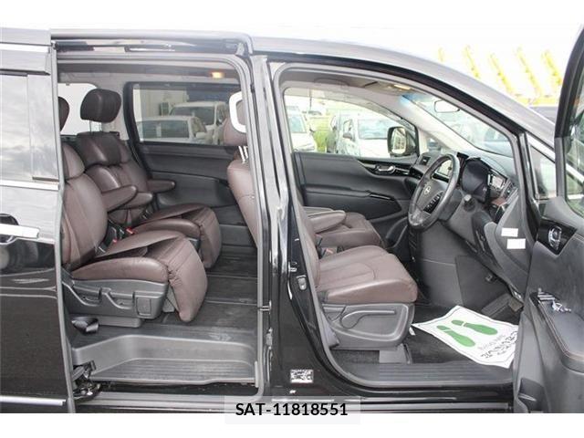 Nissan ELGRAND 2023-01 8828892-22