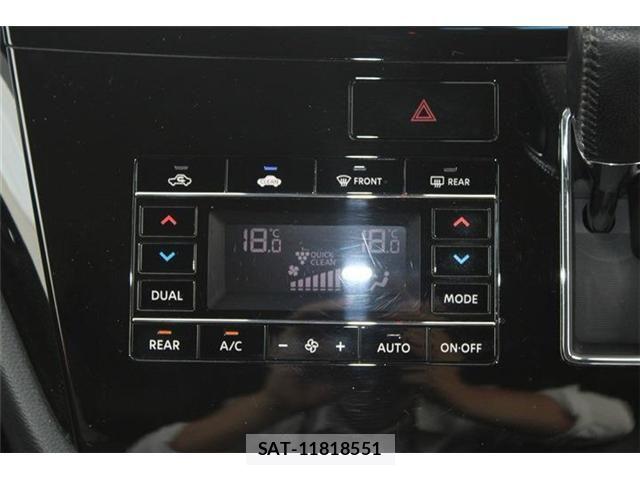 Nissan ELGRAND 2023-01 8828892-5
