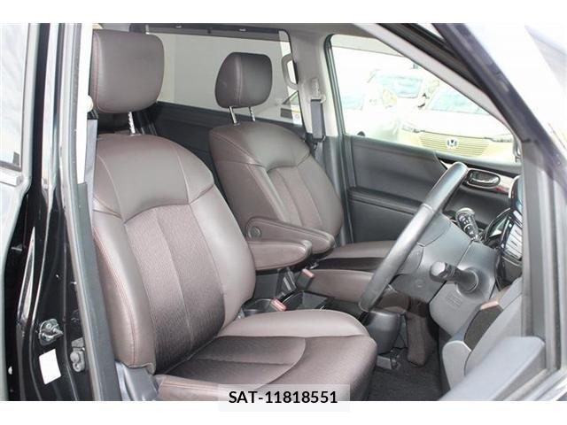 Nissan ELGRAND 2023-01 8828892-6