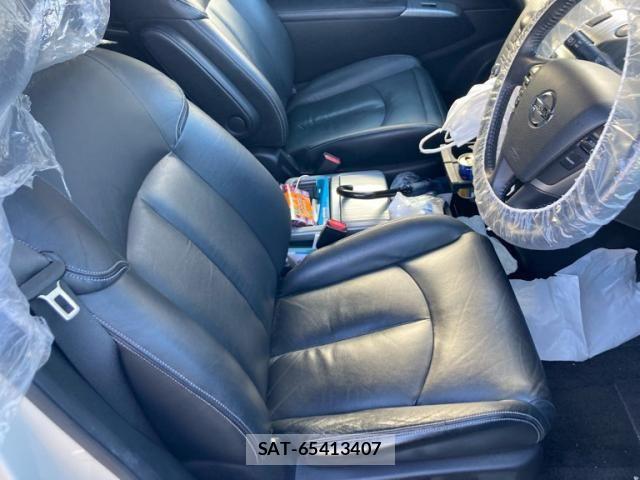 Nissan ELGRAND 2016-02 8828905-10
