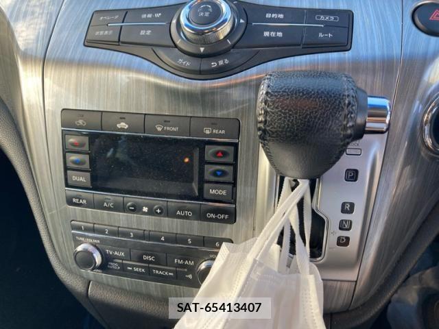 Nissan ELGRAND 2016-02 8828905-18