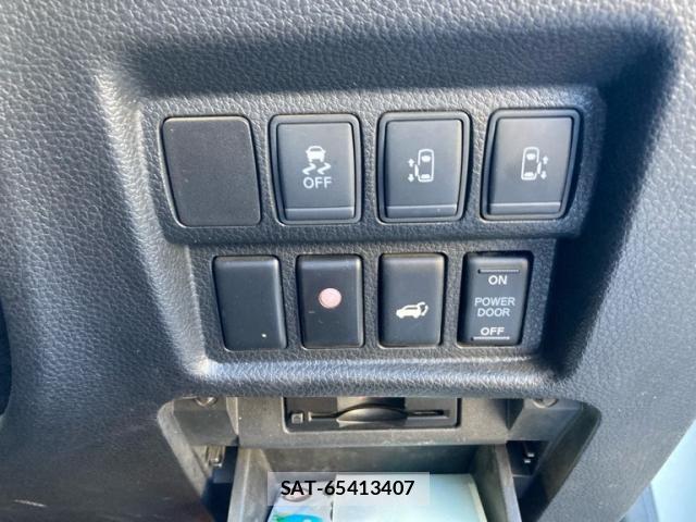 Nissan ELGRAND 2016-02 8828905-20