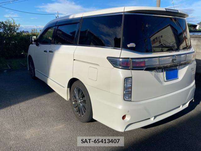Nissan ELGRAND 2016-02 8828905-3