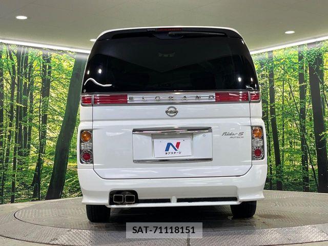 Nissan ELGRAND 2005-05 8828906-16