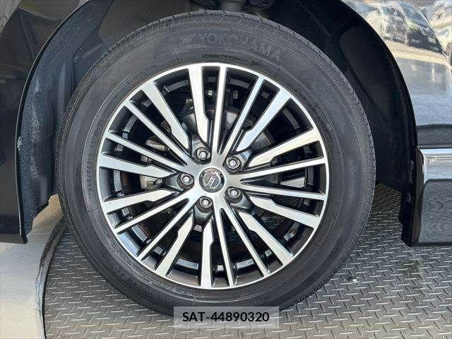 Nissan ELGRAND 2022-12 8828889-13