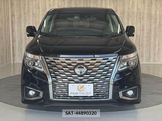 Nissan ELGRAND 2022-12 8828889-14