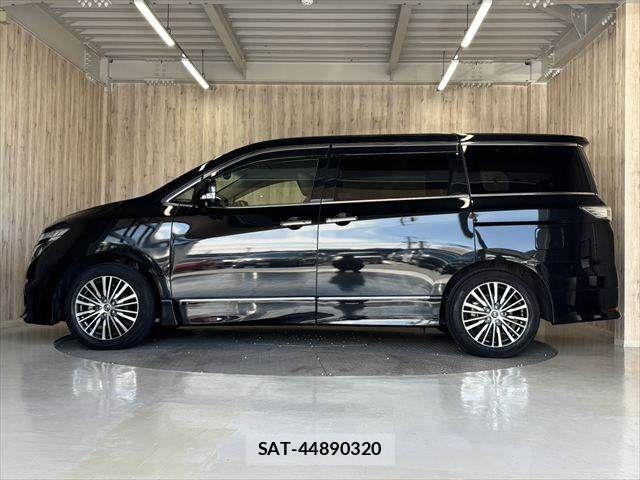 Nissan ELGRAND 2022-12 8828889-20