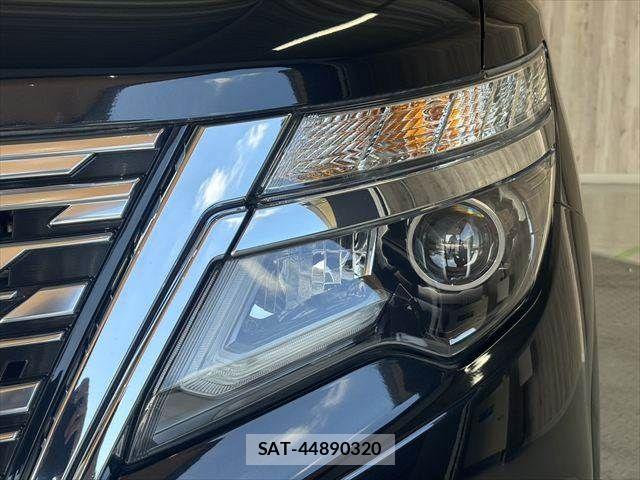 Nissan ELGRAND 2022-12 8828889-21