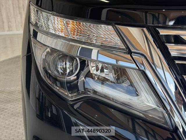 Nissan ELGRAND 2022-12 8828889-22