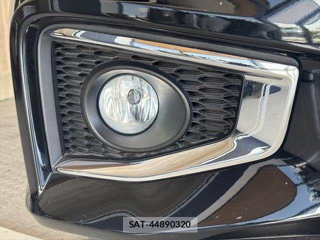 Nissan ELGRAND 2022-12 8828889-24