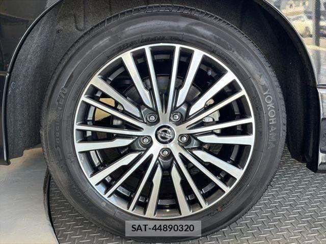 Nissan ELGRAND 2022-12 8828889-28