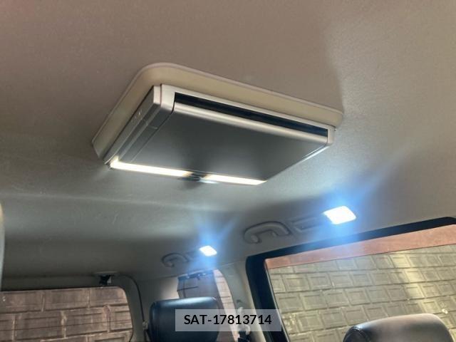 Nissan ELGRAND 2012-01 8828909-16
