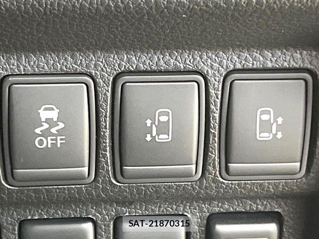 Nissan ELGRAND 2018-07 8828890-6
