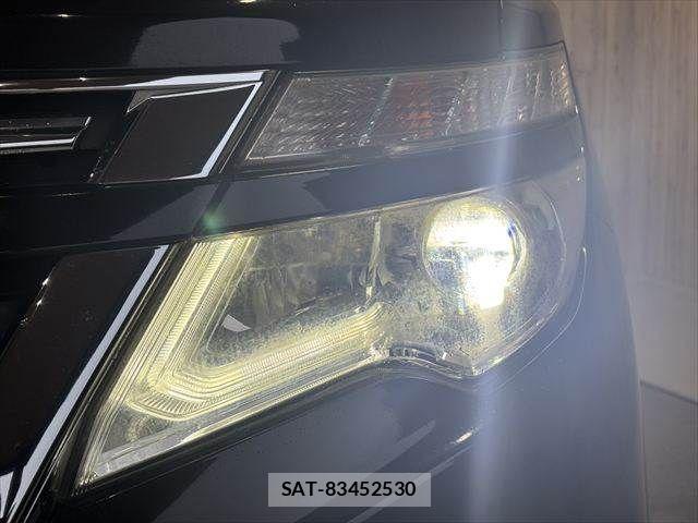 Nissan ELGRAND 2015-08 8828903-13
