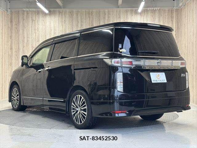 Nissan ELGRAND 2015-08 8828903-20