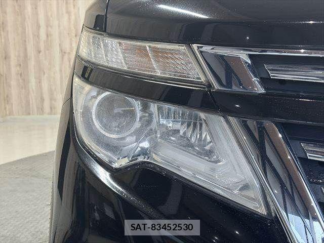 Nissan ELGRAND 2015-08 8828903-23