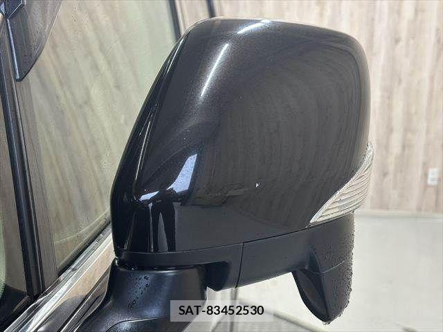 Nissan ELGRAND 2015-08 8828903-26